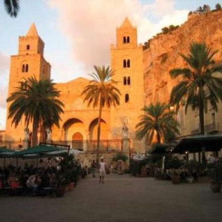 شقة تْشيفالو  في Casa Soraya, Dimora Tipica A 2 Passi Dal Duomo. المظهر الخارجي الصورة